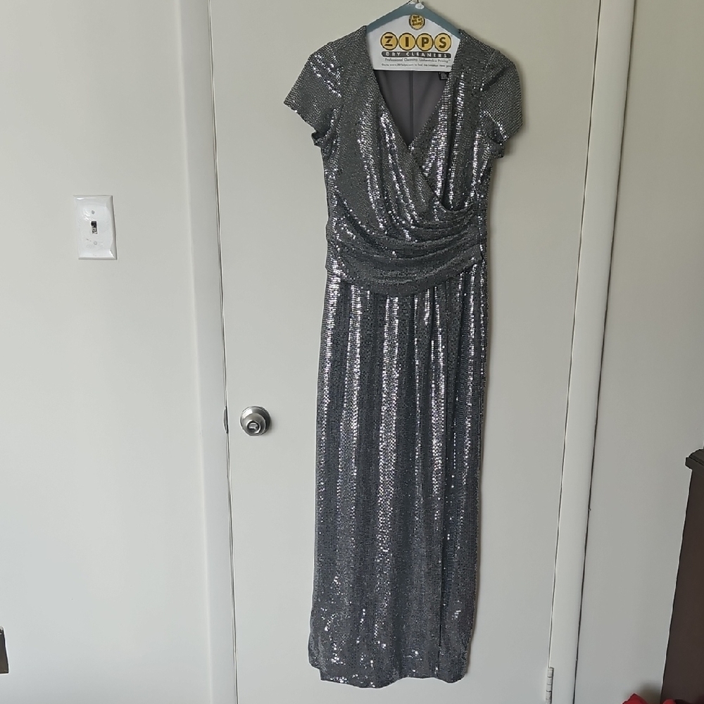 R&M Richards Silver Maxi Dress with Elegant Design